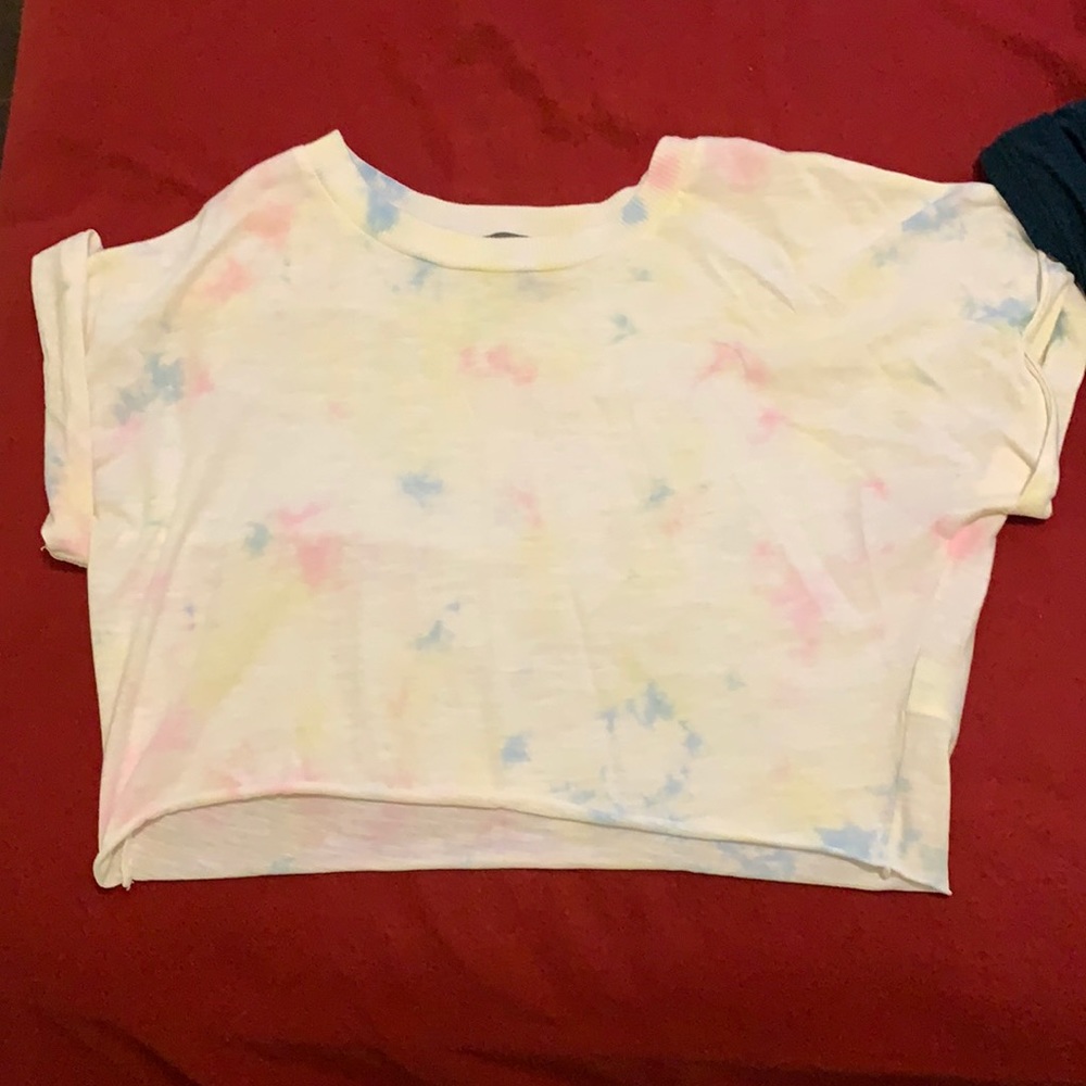 Short sleeved crops
